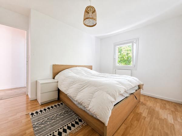 Maison
         5 pièces
        - 109 m² 439 000 € *