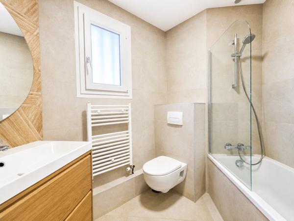Maison
         5 pièces
        - 109 m² 439 000 € *