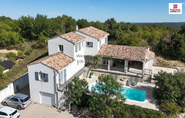 Villa 170 m², 8 pièces, 6 chambres, piscine, grand garage et terrain