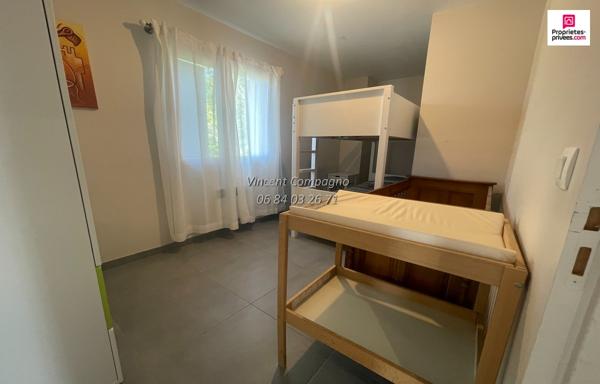 Villa 170 m², 8 pièces, 6 chambres, piscine, grand garage et terrain