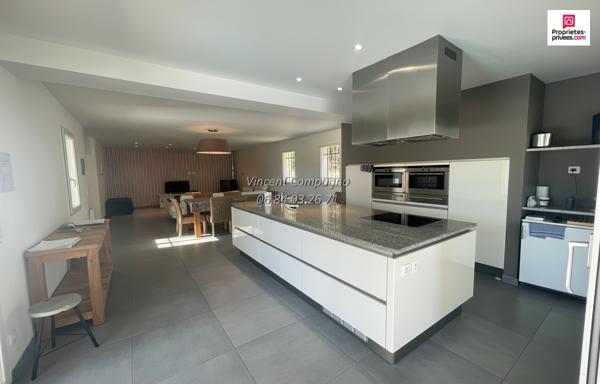 Villa 170 m², 8 pièces, 6 chambres, piscine, grand garage et terrain