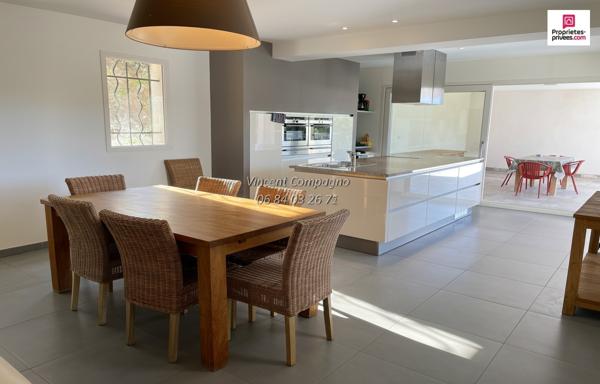 Villa 170 m², 8 pièces, 6 chambres, piscine, grand garage et terrain
