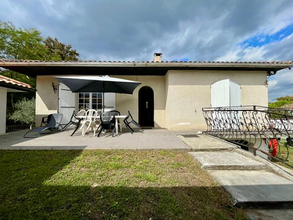 Cadaujac dans un environnement calme maison traditionnelle