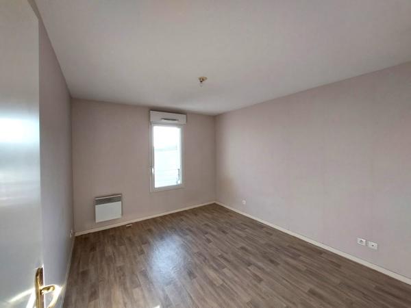 Appartement + terrasse + parking