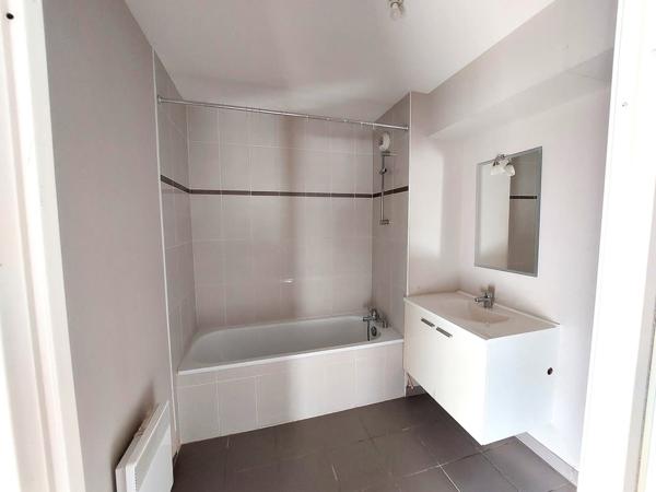 Appartement + terrasse + parking