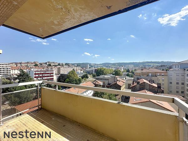 Dernier etage - appartement traversant avec balcons - en plein centre-ville