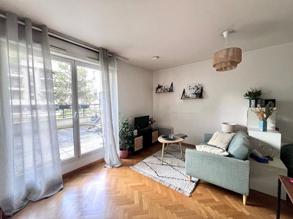 Appartement Suresnes 1 pièce(s) 26 m2