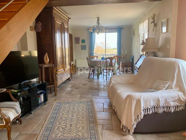 Vente Maison151,64 m² - 5 Pièces - SAINT MARTIN SOUS MONTAIGU (71640)