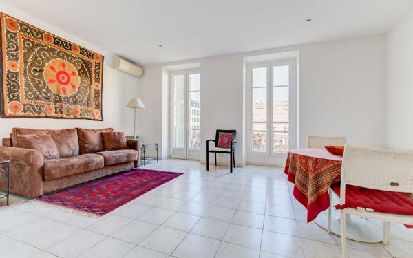 Appartement à vendre    3 pièces • 85 m2 Nice