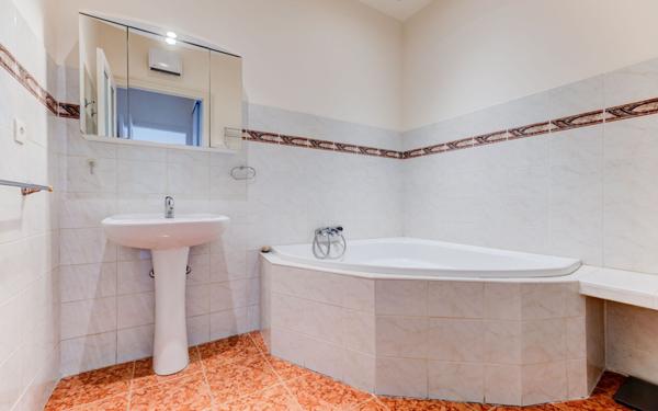 Appartement à vendre    3 pièces • 85 m2 Nice