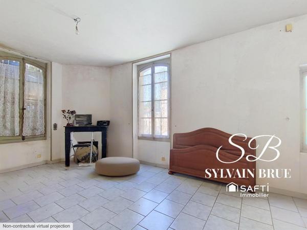 Maison à rénover, ensemble de village avec garage