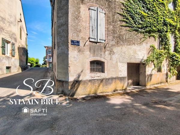 Maison à rénover, ensemble de village avec garage