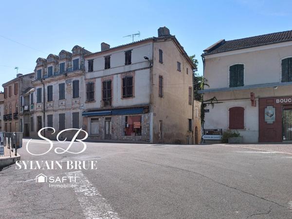 Maison à rénover, ensemble de village avec garage