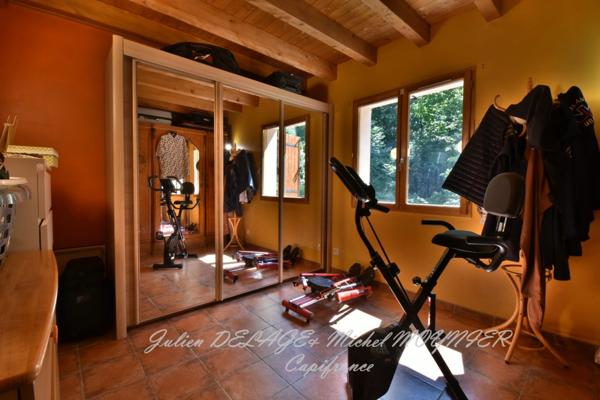 Maison T6 à UBAYE SERRE PONCON (04)