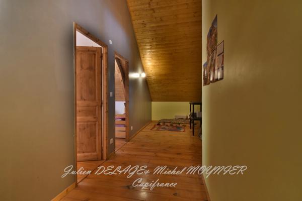 Maison T6 à UBAYE SERRE PONCON (04)