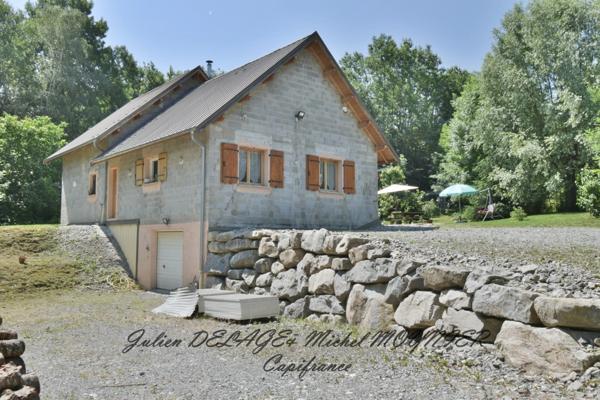 Maison T6 à UBAYE SERRE PONCON (04)