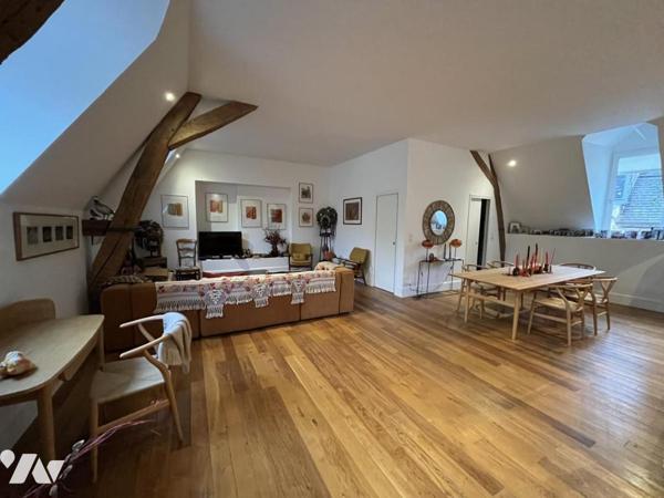 DIJON Centre Historique appartement de type IV en duplex avec place de parking