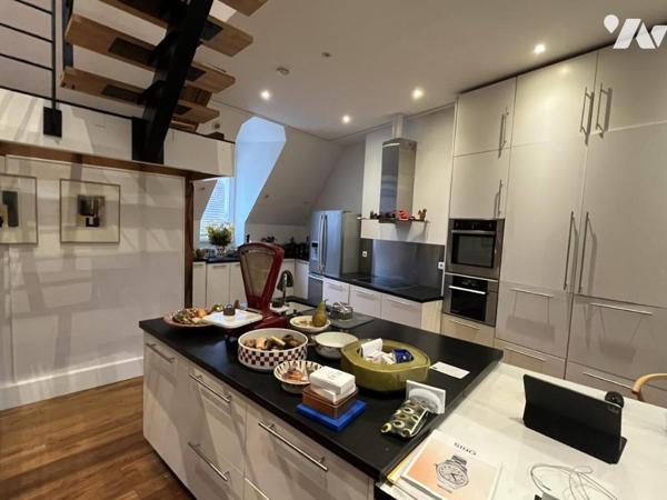 DIJON Centre Historique appartement de type IV en duplex avec place de parking