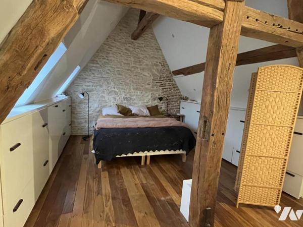 DIJON Centre Historique appartement de type IV en duplex avec place de parking