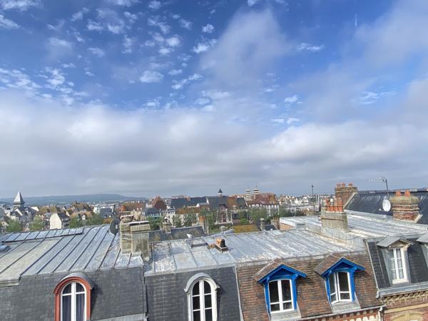 Maison
         5 pièces
        - 70 m² 397 000 € *