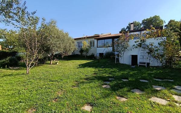 Maison à vendre    5 pièces •  Bassens