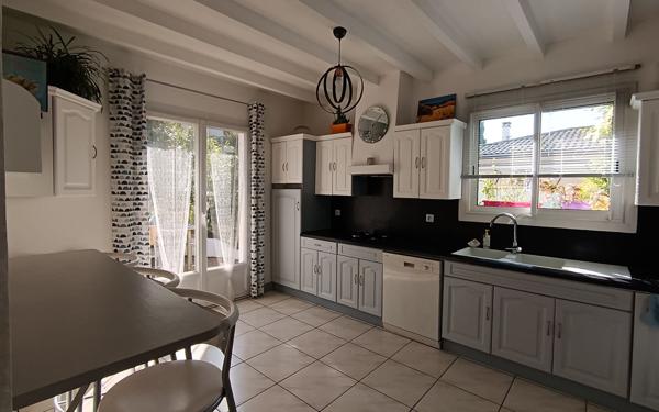 Maison à vendre    5 pièces •  Bassens