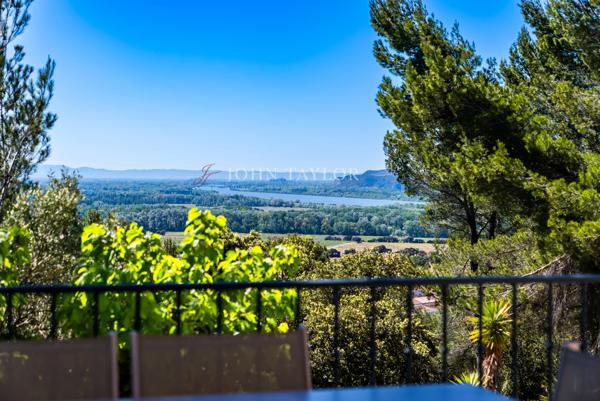 Propriété avec vue dominante au cœur de Châteauneuf-du-Pape