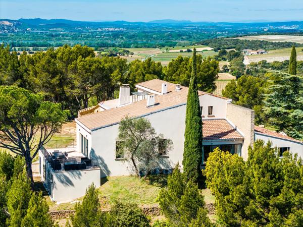 Propriété avec vue dominante au cœur de Châteauneuf-du-Pape