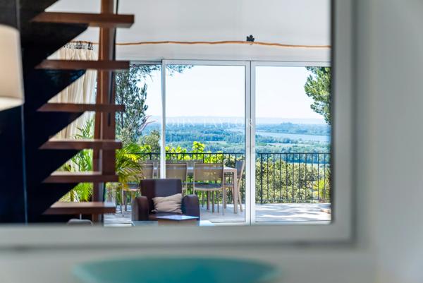 Propriété avec vue dominante au cœur de Châteauneuf-du-Pape