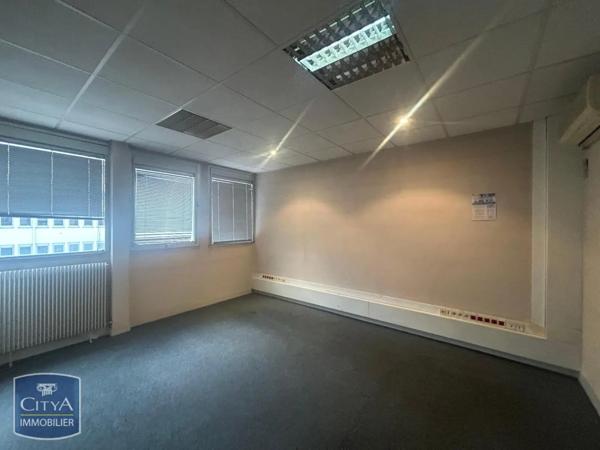 Vente local commercial 156m²