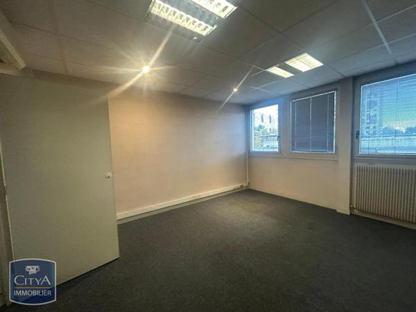 Vente local commercial 156m²