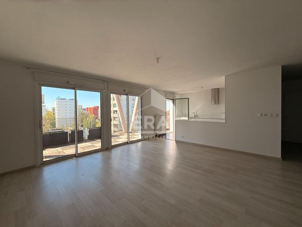 Appartement T5 lumineux avec grande terrasse à louer à La Courrouze, Rennes