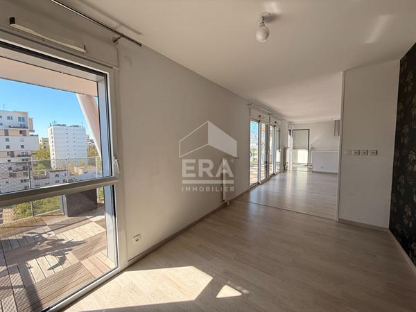 Appartement T5 lumineux avec grande terrasse à louer à La Courrouze, Rennes