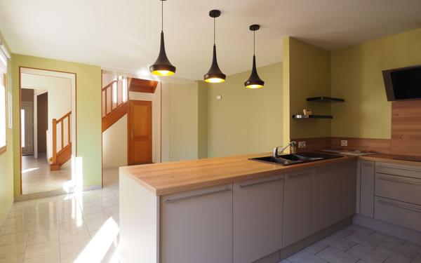 Maison à vendre    6 pièces •  Crécy-sur-Serre