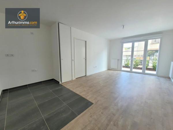 Location                                                      Appartement
                        
                     3 pièces                      57 m2                     à Le Plessis-Bouchard
