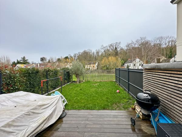 Maison Orgeval 5 pièce(s) 93.79 m2