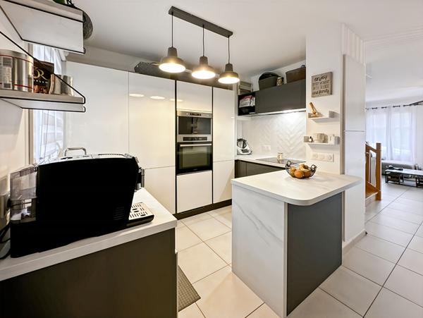 Maison Orgeval 5 pièce(s) 93.79 m2