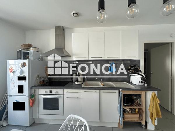 Location Appartement 2 pièces 55.31 m² - 3 RUE DE L'EGLISE Vergeze 30310