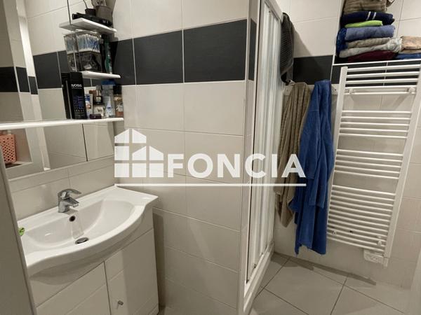Location Appartement 2 pièces 55.31 m² - 3 RUE DE L'EGLISE Vergeze 30310