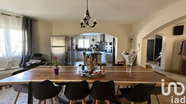 Maison traditionnelle 5 pièces de 140 m² à Bellegarde (30127)