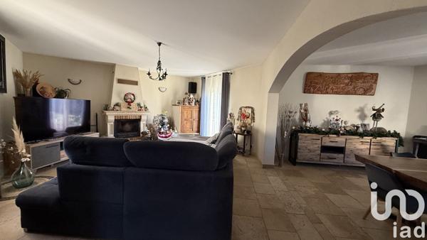 Maison traditionnelle 5 pièces de 140 m² à Bellegarde (30127)