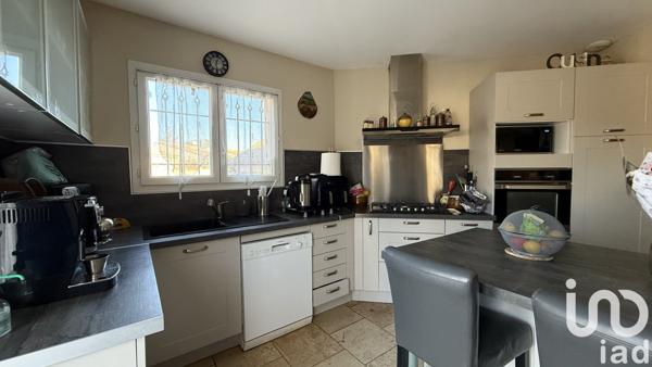 Maison traditionnelle 5 pièces de 140 m² à Bellegarde (30127)