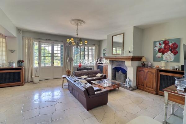 Gouvieux (Oise), propriété anglo-normande à vendre