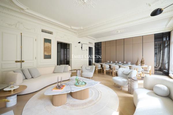 À vendre - Appartement -  Paris 75008 - Triangle d'Or - 5  pièces
