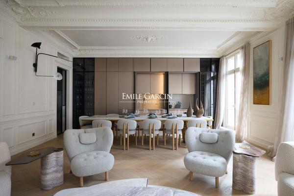 À vendre - Appartement -  Paris 75008 - Triangle d'Or - 5  pièces