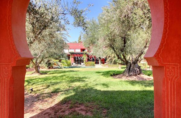 À vendre villa dans le triangle d'or de la palmeraie à Marrakech