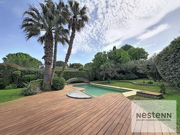 A vendre à Grabels - Maison familiale de 204 m² avec 4 chambres, piscine et nombreuses dépendances sur un terrain 2049 m² proche Montpellier