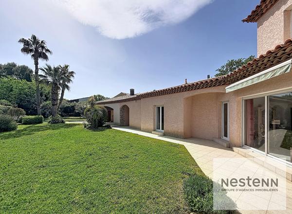 A vendre à Grabels - Maison familiale de 204 m² avec 4 chambres, piscine et nombreuses dépendances sur un terrain 2049 m² proche Montpellier
