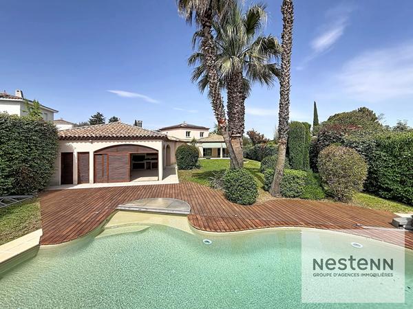 A vendre à Grabels - Maison familiale de 204 m² avec 4 chambres, piscine et nombreuses dépendances sur un terrain 2049 m² proche Montpellier