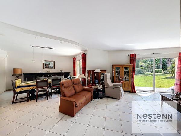 A vendre à Grabels - Maison familiale de 204 m² avec 4 chambres, piscine et nombreuses dépendances sur un terrain 2049 m² proche Montpellier
